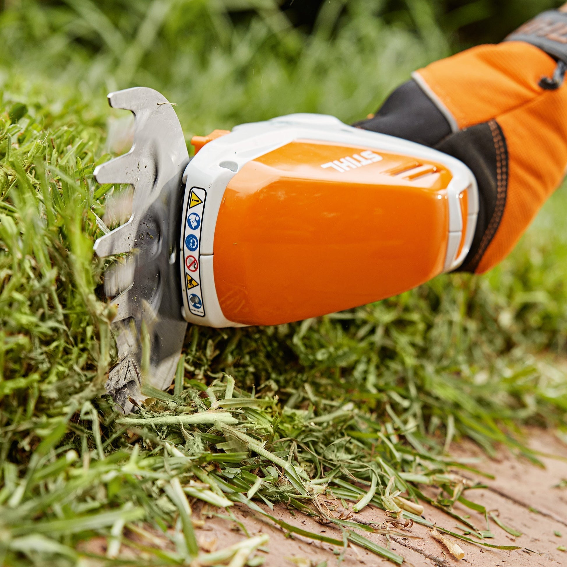 HSA 26 Cordless Shrub/Grass Shears